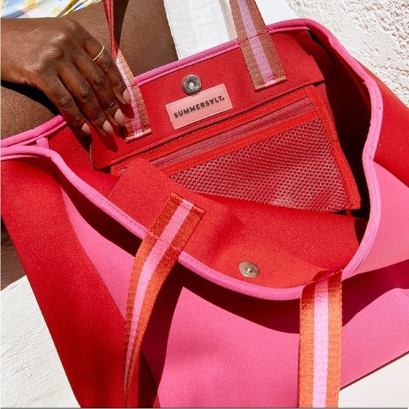 Summersalt NWT Neoprene Beach Tote Bag cherry Red Hot Pink - Picture 8 of 13